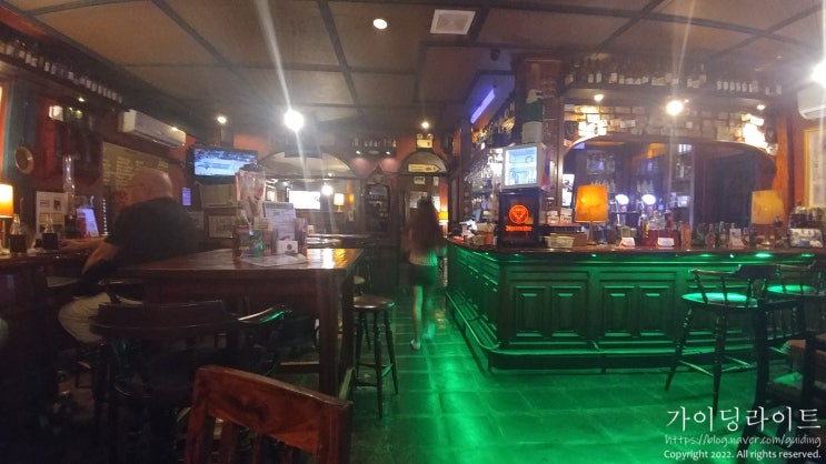  필리핀 마닐라 "물리건스 펍(Mulligan's Pub)" - 맛있는 피자와 시원한 맥주가 있는 가스트로 펍(Gastro Pub)