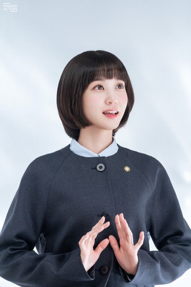 '이상한 변호사 우영우' 출연 배우 박은빈, 자폐 가진 변호사가 보는 세상...바가지 머리도 찰떡 소화 '이상한 변호사 우영우' 출연 배우 박은빈, 자폐 가진 변호사가 보는 세상...바가지 머리도 찰떡 소화