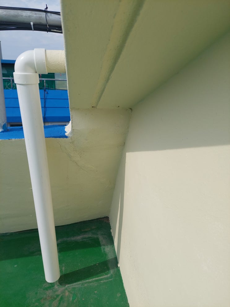 옥상 빗물받이 배수관 PVC 파이프 더 길게 연결 설치