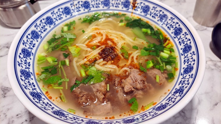 서울시청 소공로의 신생 우육탕면 맛집, 오복우육면은 가게가 너무 더워서 실망! 서울시청 소공로의 신생 우육탕면 맛집, 오복우육면은 가게가 너무 더워서 실망!