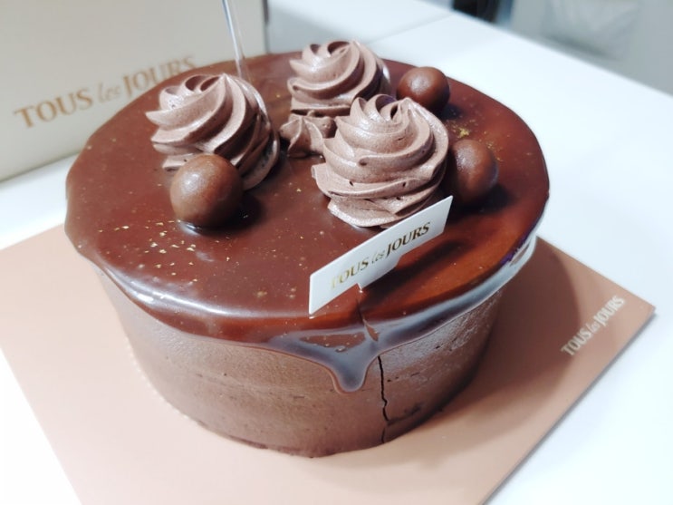 뚜레쥬르 쇼콜라 가나슈 생크림 케이크로 진하고 달달한 초콜릿맛 느껴보세요