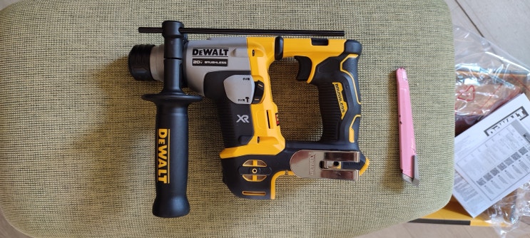  DeWALT 해머드릴 DCH172