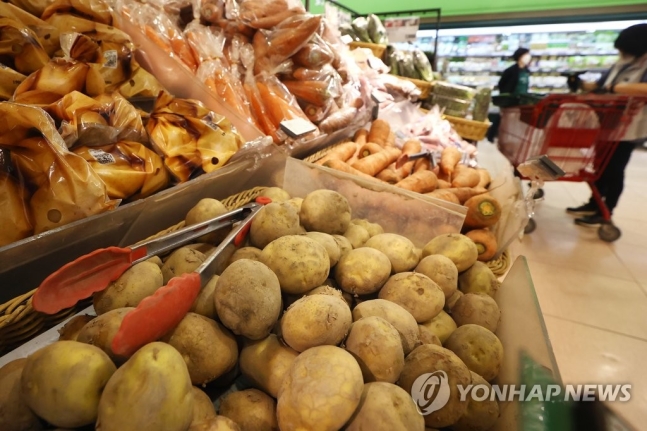 경유 50.7%↑·감자 37.8%↑…외식물가 상승률, 30년만에 최고 경유 50.7%↑·감자 37.8%↑…외식물가 상승률, 30년만에 최고