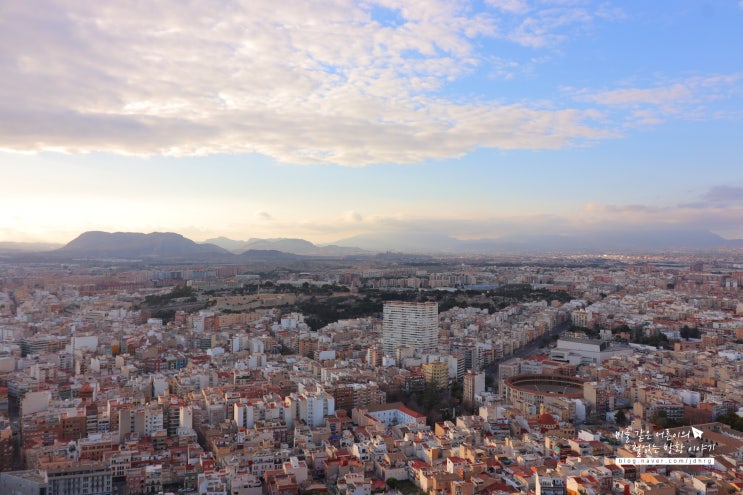  유럽 자유여행 : 알리칸테 야경 명소 산타 바르바라 성 (Santa Barbara Castle) 전망대