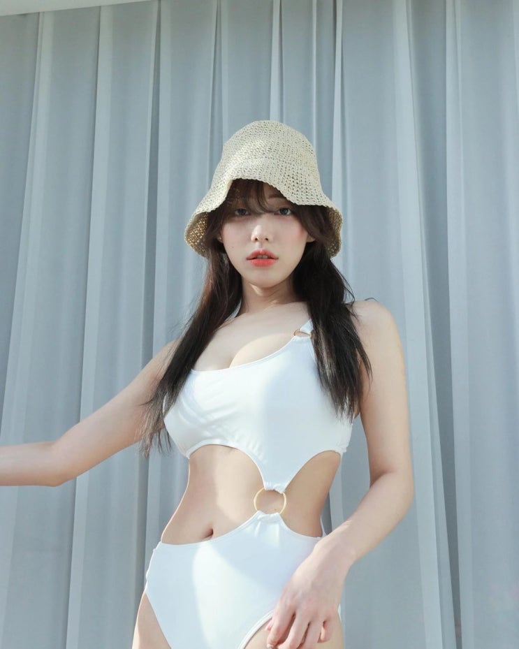 이규영 '비키니 대결' 투표서 박별 누르고 1위, 트위치 스트리머와 아프리카TV 여캠의 대결 이규영 '비키니 대결' 투표서 박별 누르고 1위, 트위치 스트리머와 아프리카TV 여캠의 대결