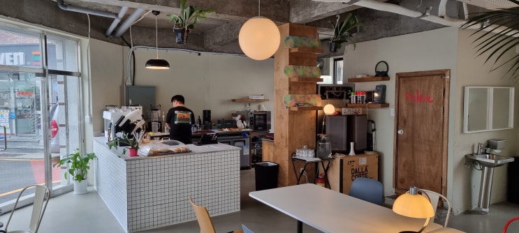  부산 수영구 광안동 카페 셀프인테리어 목공사// 김해목수 양산목수 부산목수 마산목수 창원목수 진해목수 경남목수 셀프인테리어 인테리어 목수 카페인테리어 카페목수 카페목공사