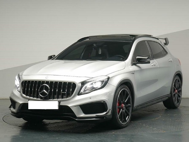  벤츠 GLA 45 AMG 중고차 작지만 엄청난 퍼포먼스
