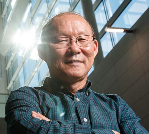 박항서 감독 프로필 연봉 와이프 근황 박항서 감독 프로필 연봉 와이프 근황