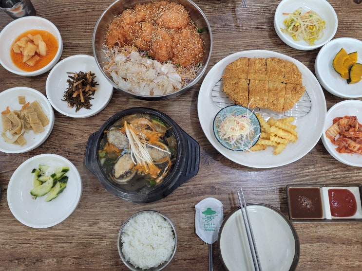  성산 밥집 동뜬식당 맛있는거 잔뜩에 놀이방까지 있는곳