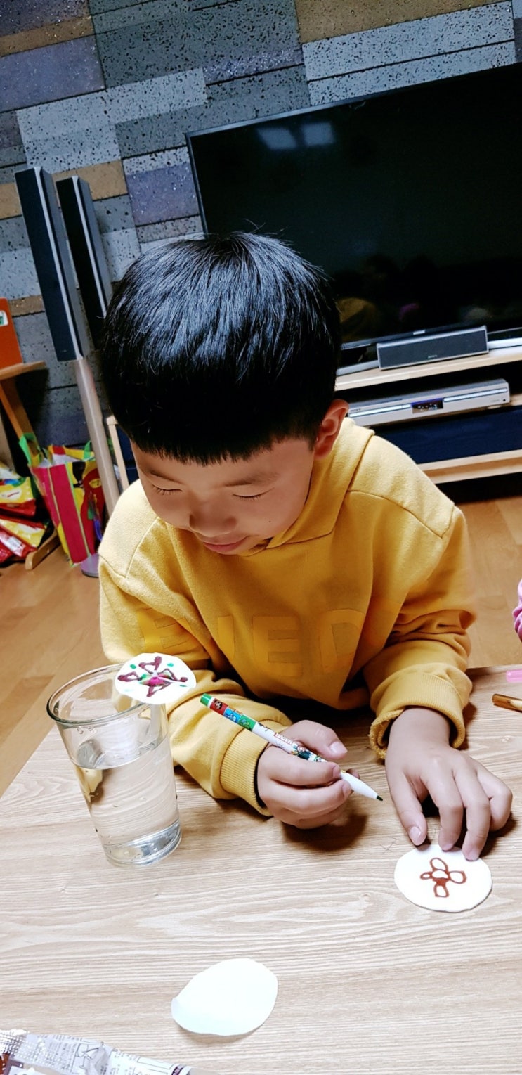  [엄마표 놀이] 커피필터로 꽃만들기