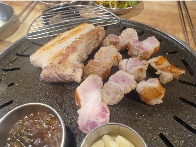  [부산 남포동 맛집] 도톰한 삼겹살 고기 굳 모름지기 연탄구이 남포직영점