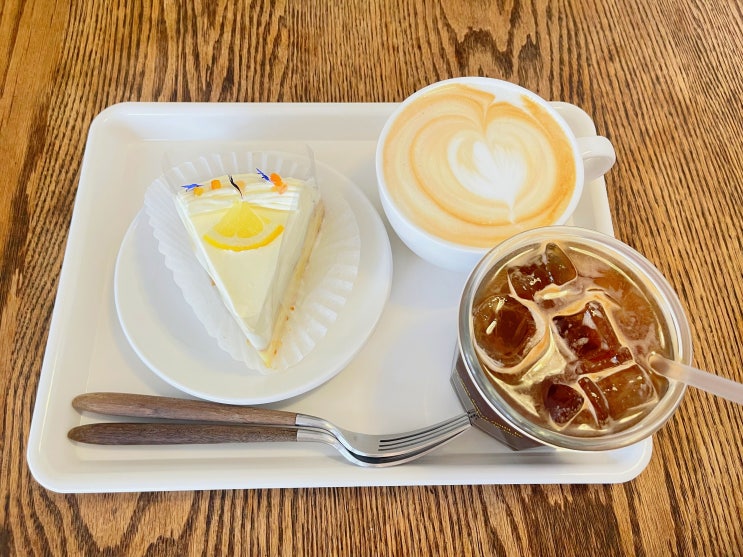 뚝섬역 디저트카페 입구부터 감성적인 성수동 디저트 맛집 / 니드스윗 뚝섬역 디저트카페 입구부터 감성적인 성수동 디저트 맛집 / 니드스윗