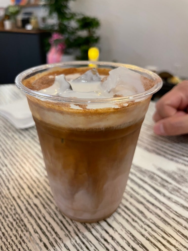  신당 / 커피엣마켓 - 달달한 크림마켓커피가 있는 신당중앙시장 카페