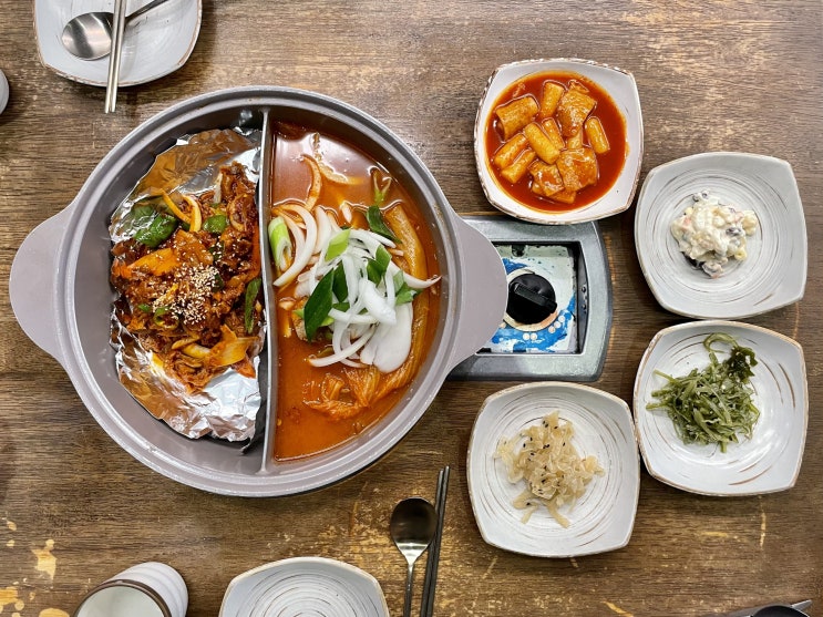 서면 혼밥하기 좋은 갓성비 밥집 묵은지돼지김치찌개 서면 혼밥하기 좋은 갓성비 밥집 묵은지돼지김치찌개