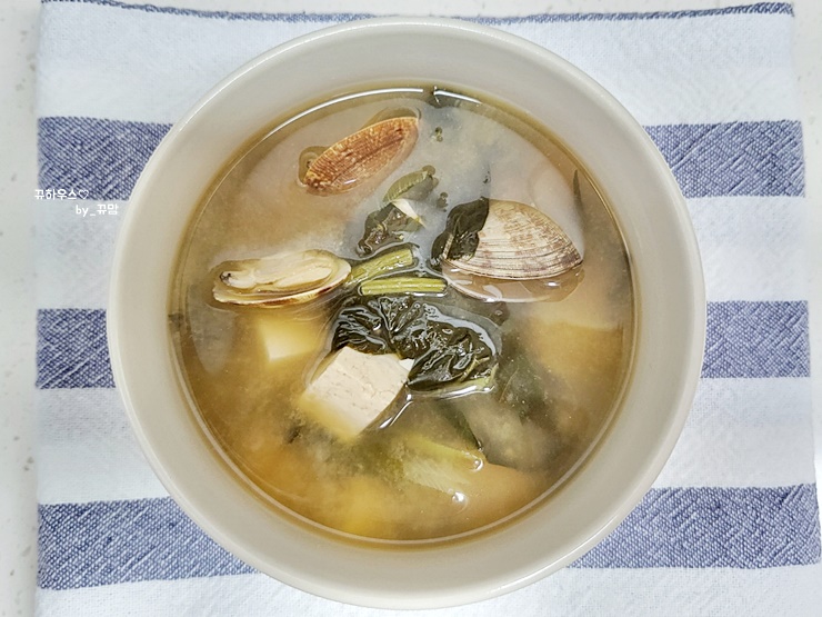 우리가족 저녁으로 시원한 된장국 끓였어요