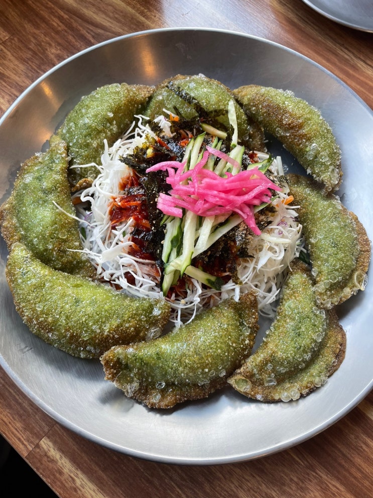  포항 죽도동 비빔만두 맛집더운 여름날 시원한 국수와 비빔만두가 있는 '정국수'