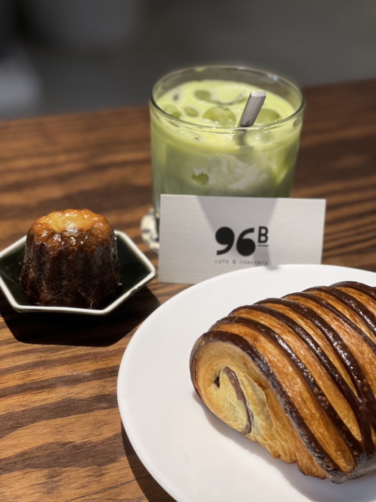  호치민 1군 카페 추천 • 96B Cafe & Roastery
