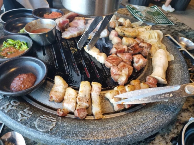 돼지고기 끝판왕 숙성도 광안리...최고의 뼈등심 특수 부위 돼지고기 끝판왕 숙성도 광안리...최고의 뼈등심 특수 부위