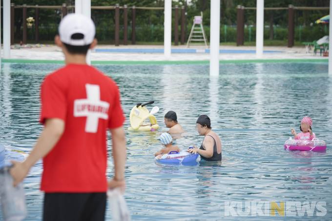  한강에서 즐기는 물놀이