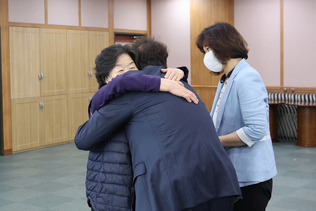 돌봄으로 되갚을 시간 돌봄으로 되갚을 시간