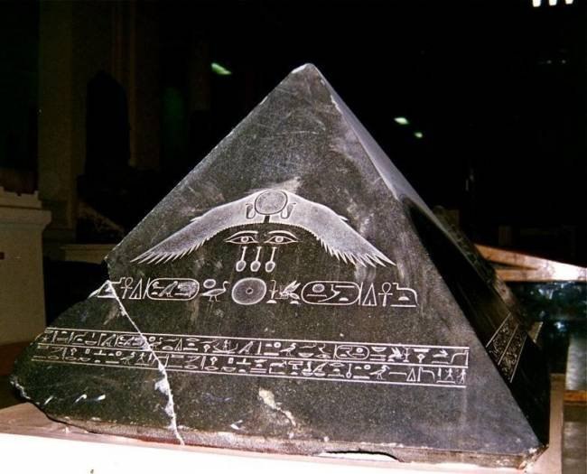 파라오는 "피라미드"로 자신이 "신(神)"임을 증명했다,