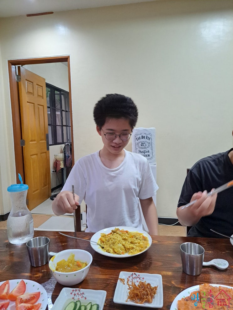  필리핀 초등 유학 잉글홈의 대선배 Tom과 함께 하는 두 달~