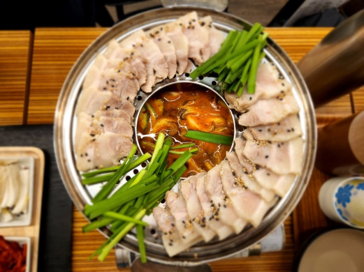  만족한 충무로역 맛집, 강릉장칼국수&보쌈
