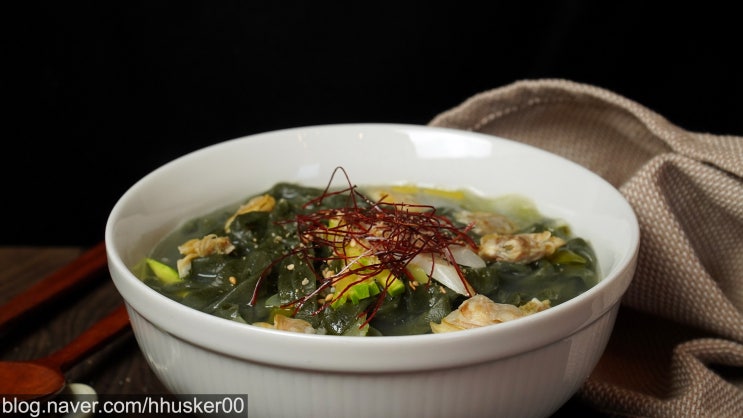  손 반죽 칼국수 면 만들기 바지락칼국수 끓이는 법, 비 오는 날 음식으로 쑥 넣고 향긋하게