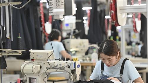 중국, '세계 의류공장' 지위 흔들…주문 동남아로 이전 중국, '세계 의류공장' 지위 흔들…주문 동남아로 이전