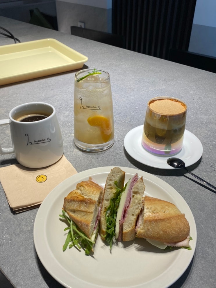  포항 연일 카페 구월이십일 초록초록해요