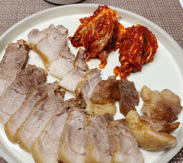  맛있는 보쌈김치추천 김치담는마을 수육과 함께
