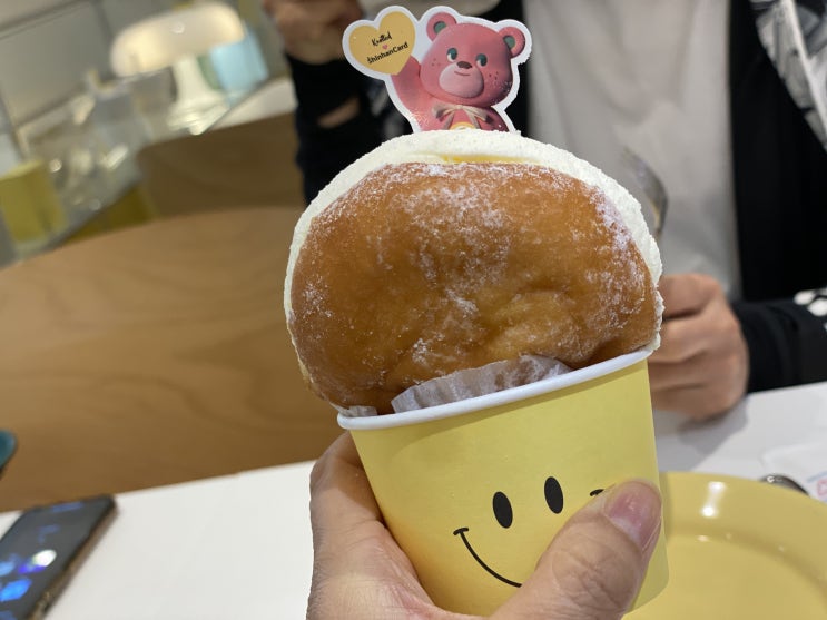  예쁘고 맛있는 노티드 도넛! 청담점에 다녀왔어요^^