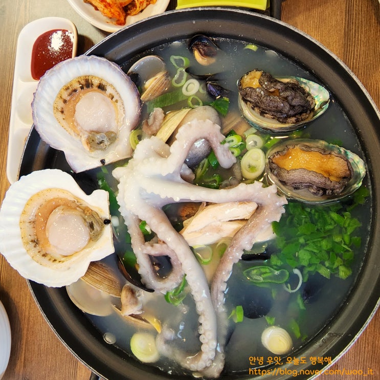  [강동구 명일동] 얼큰한 국물에 싱싱한 해물과 닭고기, 강동구 해신탕 해천탕 맛집 탕의신홍대포 명일점(+커플해신탕)
