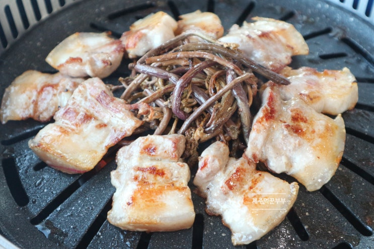 제주 중문 맛집 큰솔가 서귀포흑돼지 맛있게 먹을 수밖에 없는 비결은?