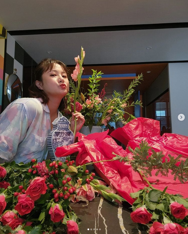 개그맨 박나래, 방송에서 성형 고백 "코 필러하고 얼굴 양쪽에 나사"...전현무 "A.I.다" 개그맨 박나래, 방송에서 성형 고백 "코 필러하고 얼굴 양쪽에 나사"...전현무 "A.I.다"