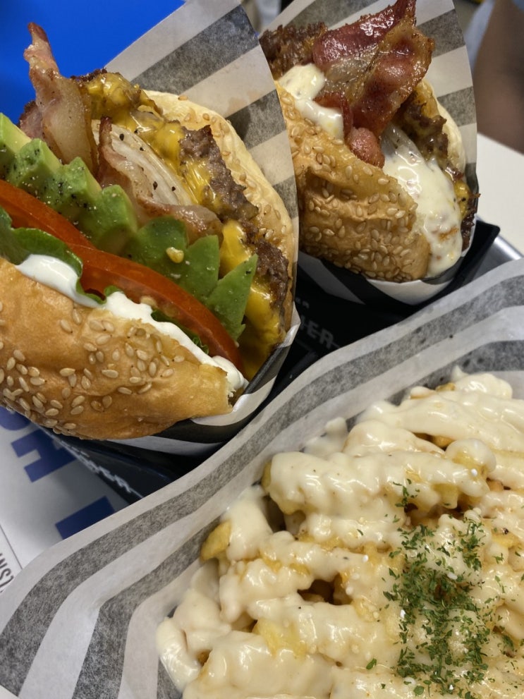  여전히 웨이팅 쩌는 햄버거 맛집 다운타우너 한남