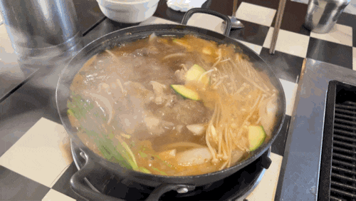  춘천 강대후문 고기 무한리필 어소오소 10년째 같은 자리