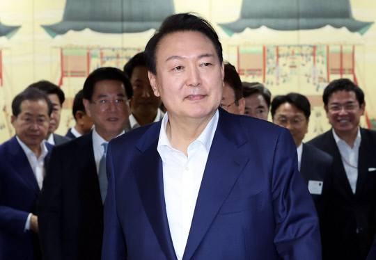윤석열 대통령 테러 암시 글 아직 6발 남았다 101 경비단 실탄 분실 증권토론방 윤석열 대통령 테러 암시 글 아직 6발 남았다 101 경비단 실탄 분실 증권토론방
