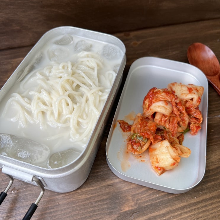  더우니까 콩국수