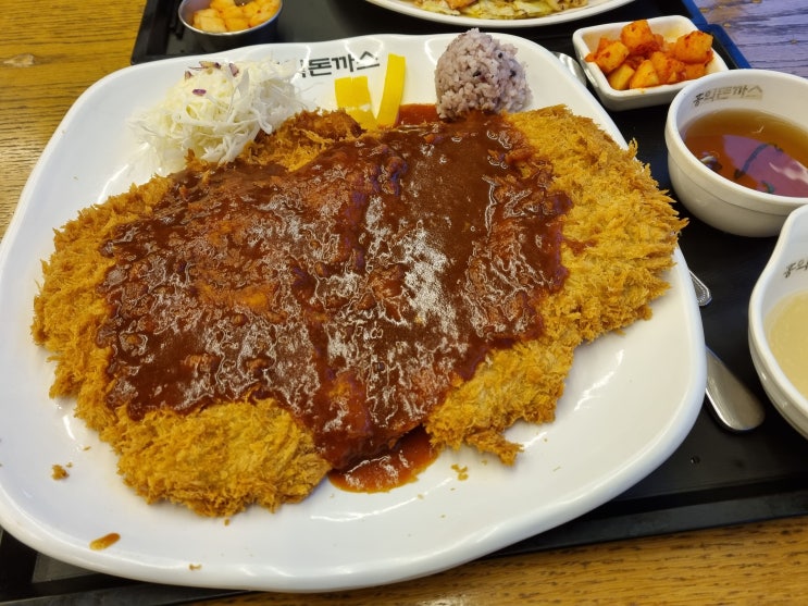  광명 밤일마을 홍익돈까스 :: 거대한 옛날스타일 돈까스 한판