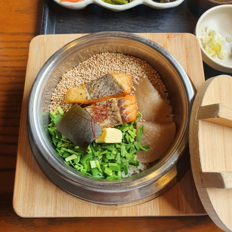  굼벵이일기[광주수완지구 솥밥,상무지구 빙수,이거슨 리뷰아닌 리뷰]