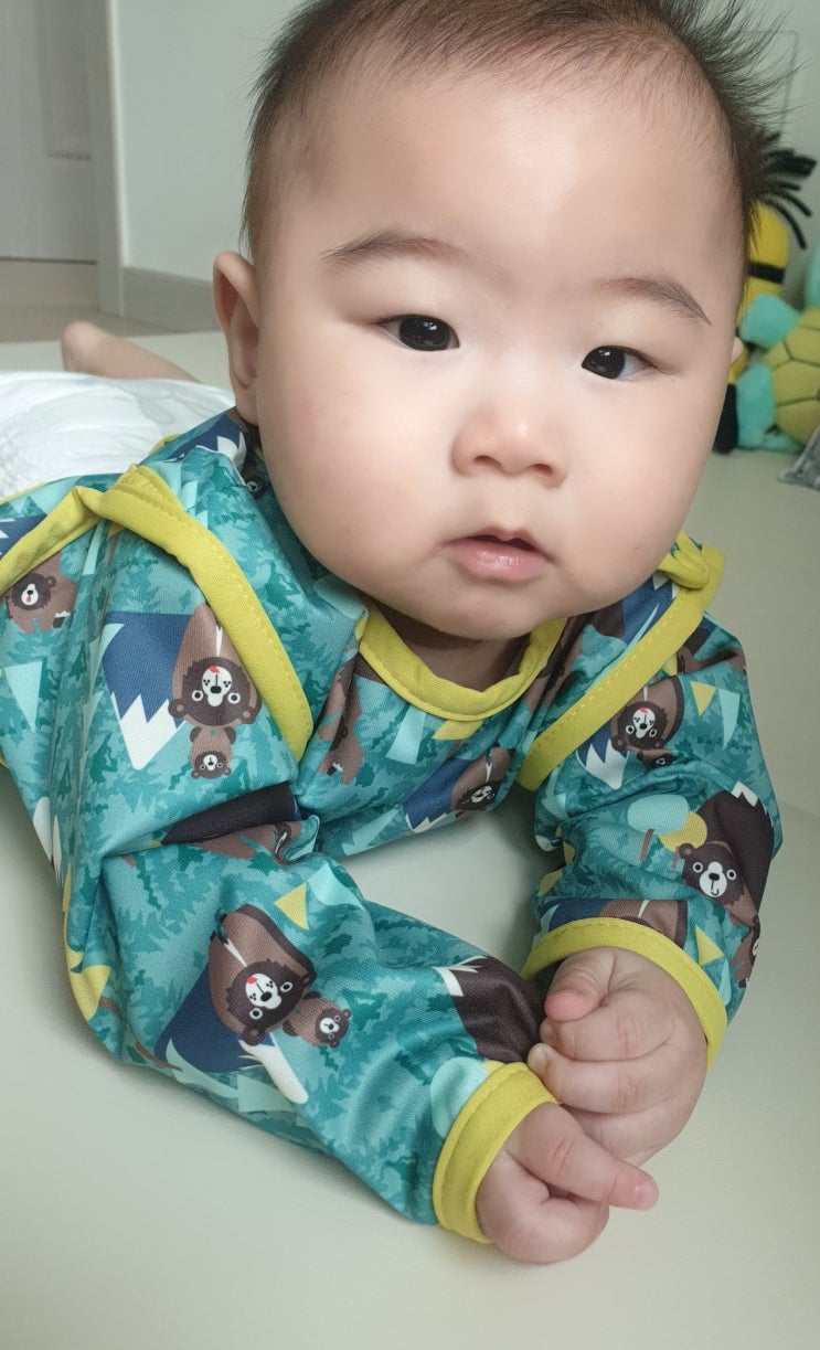  [우리 아이 이유식 턱받이 추천]긴팔 방수 턱받이 클로즈 베어 추천해요~