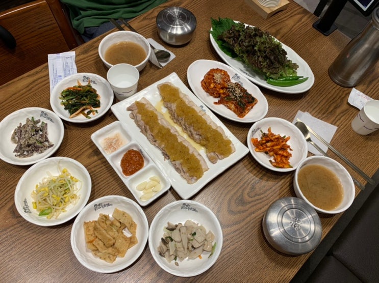 해운대 좌동맛집 남자마늘보쌈 이전하고나서 첫 방문인데 여전히 맛있네요! ( + 특보쌈정식 ) 해운대 좌동맛집 남자마늘보쌈 이전하고나서 첫 방문인데 여전히 맛있네요! ( + 특보쌈정식 )