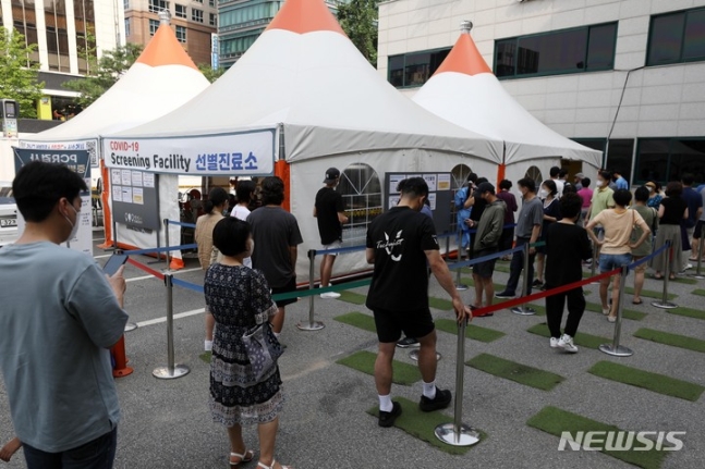 오늘부터 코로나 격리자 생활비·유급휴가비 지원 축소 오늘부터 코로나 격리자 생활비·유급휴가비 지원 축소
