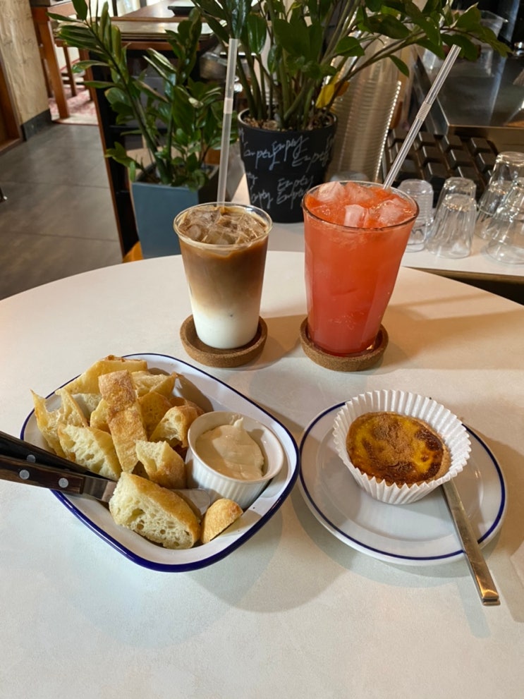  대구 대명동 카페 디저트 맛있는 맛집 가볼만한곳 엠프티커피 [ EMPTY COFFEE ]