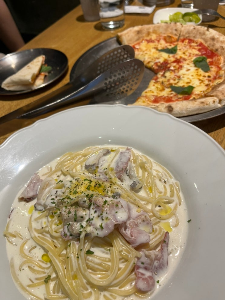  수지구청역 화덕피자 맛집 무띠키친