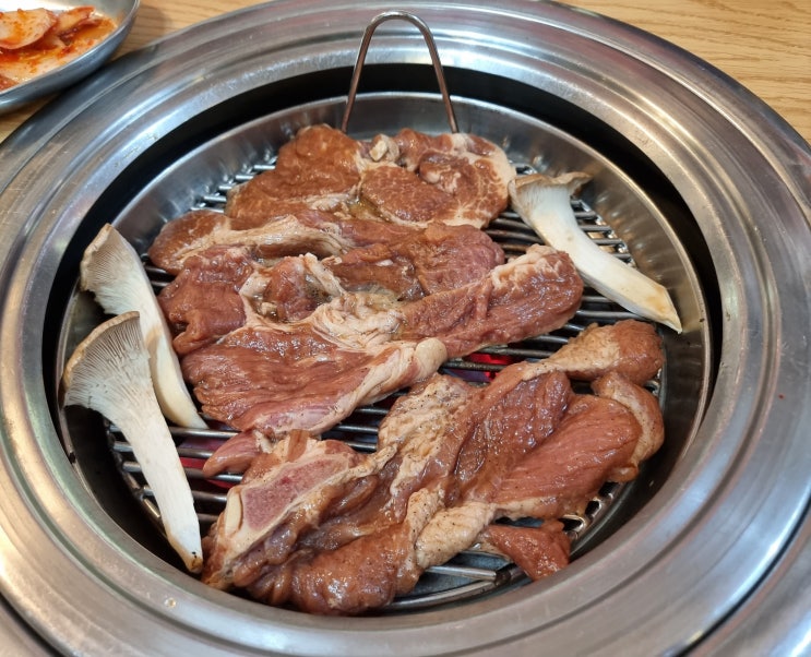 마포역 1번/2번 출구 음식문화거리 마포 돼지 갈비 추천 맛집 : 우림집