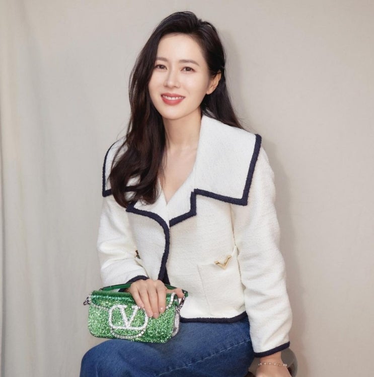  30대 여자명품가방 발렌티노 로코백 2022 신상 숄더백:손예진패션