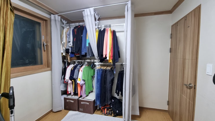 옷방 인테리어는 이지온 튼튼한 커튼행거로 업그레이드 옷방 인테리어는 이지온 튼튼한 커튼행거로 업그레이드