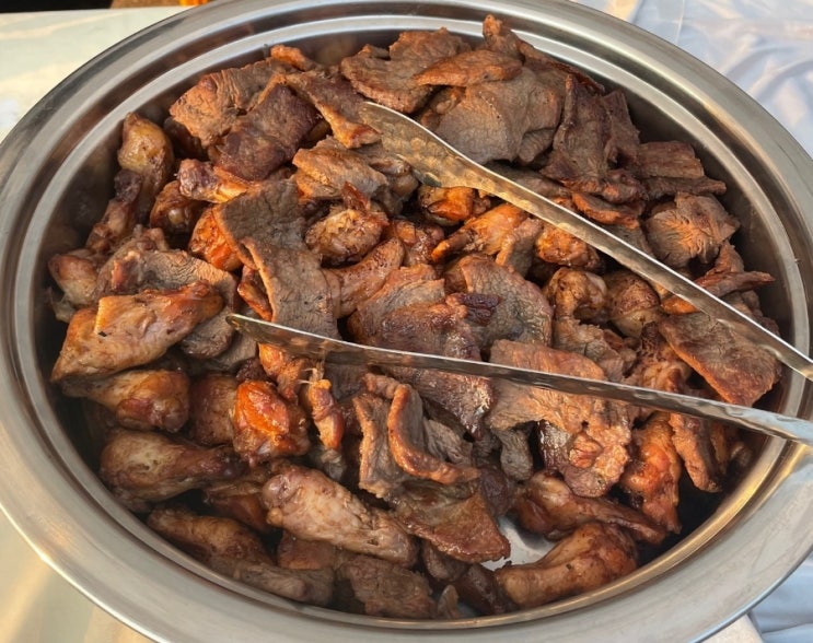  야외 결혼식장에서 부페 먹은 날